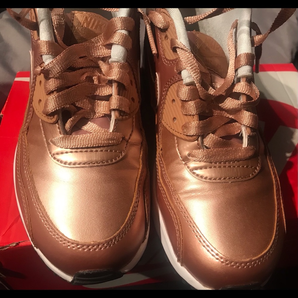 Used like new size youth 5(women’s 6.5)Nike airmax